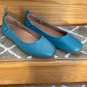 Cute and comfy Fitflop blue ballet flats, size 11M